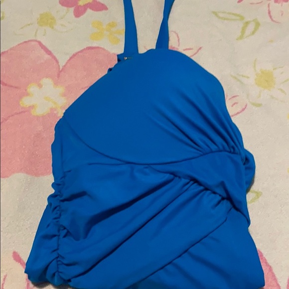 VS The Unforgettable one-piece Swimsuit. - Picture 5 of 5